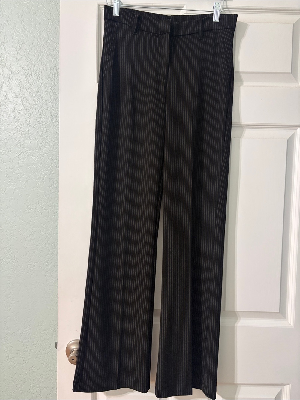 Elie Tahari Black Pinstripe women’s Knit  Dress Pants